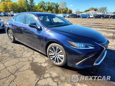 Czwarte zdjęcie samochodu z boku: 2019 LEXUS ES 300H VIN:58AB21B1XKU004393 - miniatura
