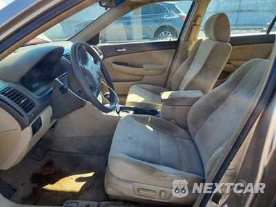 Zdjęcie 7 z 12 samochodu: 2004 HONDA ACCORD LX VIN:1HGCM66384A073785 - miniatura