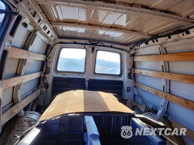 Zdjęcie 10 z 13 samochodu: 2019 CHEVROLET EXPRESS 2500 CARGO DELIVERY VAN VIN:1GCWGAFG9K1221870 - miniatura