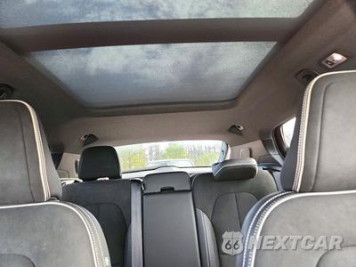 Zdjęcie 10 z 14 samochodu: 2020 VOLVO XC40 T5 R-DESIGN VIN:YV4162UM4L2174896 - miniatura
