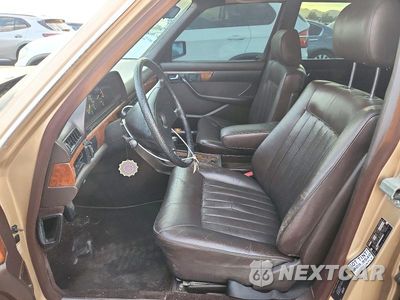 Zdjęcie 7 z 13 samochodu: 1983 MERCEDES-BENZ 380 SEL VIN:WDBCA33A3DB038346 - miniatura