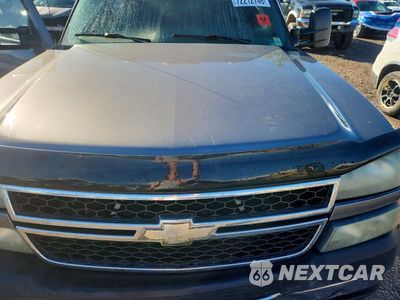 Zdjęcie 11 z 12 samochodu: 2006 CHEVROLET SILVERADO K2500 HEAVY DUTY VIN:1GCHK23U56F184896 - miniatura