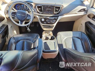 Zdjęcie 8 z 13 samochodu: 2018 CHRYSLER PACIFICA LIMITED VIN:2C4RC1GG7JR251788 - miniatura