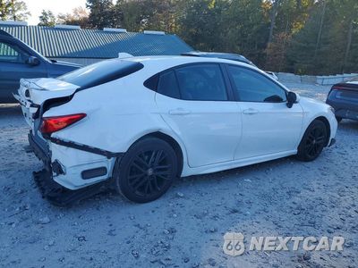 Trzecie zdjęcie samochodu z tyłu: 2025 TOYOTA CAMRY SE VIN:4T1DBADKXSU505046 - miniatura