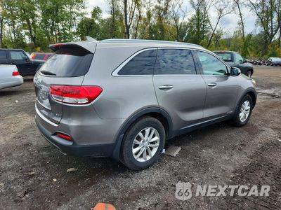 Trzecie zdjęcie samochodu z tyłu: 2017 KIA SORENTO LX V6 VIN:5XYPGDA59HG244862 - miniatura