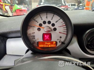 Zdjęcie 9 z 12 samochodu: 2011 MINI COOPER VIN:WMWSU3C55BT098558 - miniatura