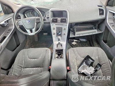 Zdjęcie 8 z 13 samochodu: 2017 VOLVO XC60 T5 VIN:YV440MDJ6H2076377 - miniatura