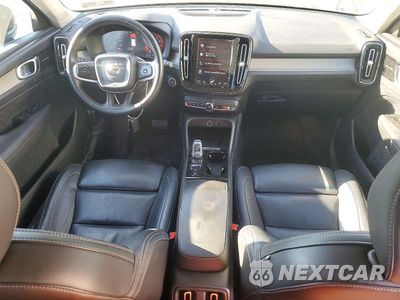 Zdjęcie 8 z 14 samochodu: 2020 VOLVO XC40 T5 INSCRIPTION VIN:YV4162UL2L2311406 - miniatura