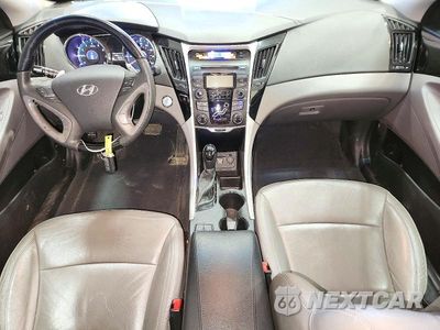 Zdjęcie 8 z 12 samochodu: 2012 HYUNDAI SONATA LIMITED 2.0T VIN:5NPEC4AB0CH481931 - miniatura