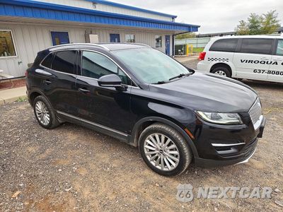 Czwarte zdjęcie samochodu z boku: 2019 LINCOLN MKC VIN:5LMCJ1D94KUL44637 - miniatura