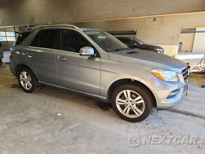 Czwarte zdjęcie samochodu z boku: 2015 MERCEDES-BENZ ML 350 4MATIC VIN:4JGDA5HB0FA528928 - miniatura