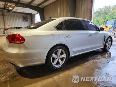 Trzecie zdjęcie samochodu z tyłu: 2014 VOLKSWAGEN PASSAT SE VIN:1VWBT7A38EC049645 - miniatura