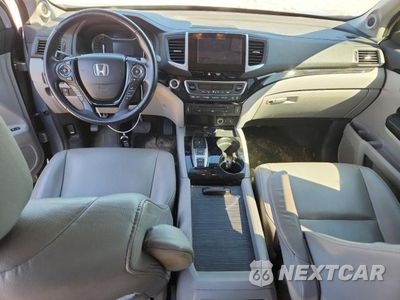 Zdjęcie 8 z 13 samochodu: 2017 HONDA PILOT TOURING VIN:5FNYF5H92HB026467 - miniatura