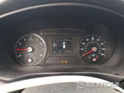 Zdjęcie 9 z 13 samochodu: 2016 KIA SORENTO LX VIN:5XYPG4A30GG102901 - miniatura