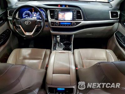 Zdjęcie 8 z 13 samochodu: 2018 TOYOTA HIGHLANDER XLE VIN:5TDJZRFH2JS547118 - miniatura
