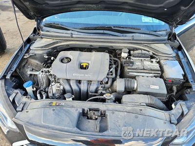 Zdjęcie 11 z 12 samochodu: 2018 HYUNDAI ELANTRA SEL VIN:5NPD84LF7JH374904 - miniatura