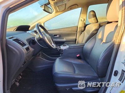 Zdjęcie 7 z 12 samochodu: 2013 TOYOTA PRIUS V FIVE VIN:JTDZN3EU5D3252319 - miniatura