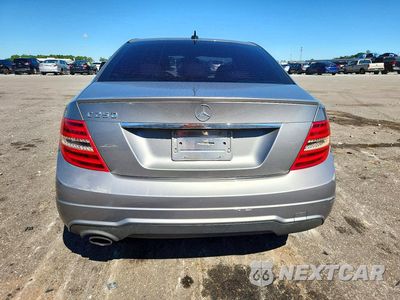 Zdjęcie 6 z 12 samochodu: 2012 MERCEDES-BENZ C 250 VIN:WDDGF4HB6CR202583 - miniatura