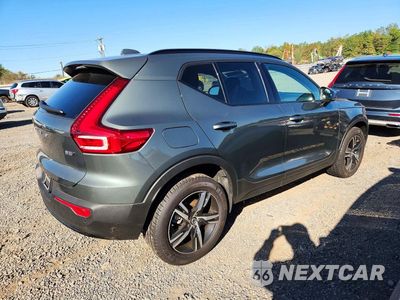 Trzecie zdjęcie samochodu z tyłu: 2026 VOLVO XC40 CORE VIN:YV4L12UJ0T2801073 - miniatura