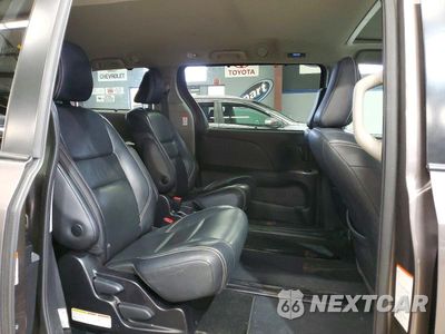 Zdjęcie 11 z 13 samochodu: 2019 TOYOTA SIENNA SE 7-PASSENGER VIN:5TDEZ3DC8KS218088 - miniatura