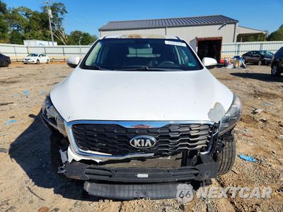 Piąte zdjęcie samochodu w środku: 2019 KIA SORENTO LX V6 VIN:5XYPGDA50KG510468 - miniatura