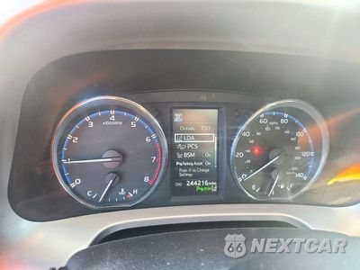 Zdjęcie 9 z 13 samochodu: 2016 TOYOTA RAV4 LIMITED VIN:JTMDFREV2GJ073917 - miniatura