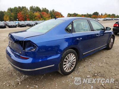 Trzecie zdjęcie samochodu z tyłu: 2016 VOLKSWAGEN PASSAT SE VIN:1VWBT7A39GC035031 - miniatura