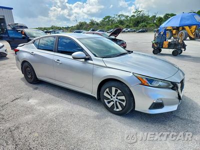 Czwarte zdjęcie samochodu z boku: 2019 NISSAN ALTIMA S VIN:1N4BL4BV6KC119128 - miniatura