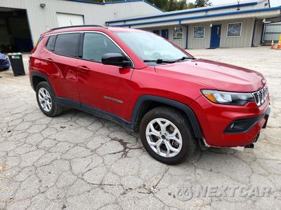 Czwarte zdjęcie samochodu z boku: 2025 JEEP COMPASS LATITUDE VIN:3C4NJDBN4ST580751 - miniatura