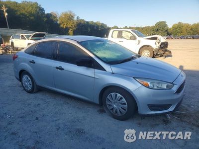 Czwarte zdjęcie samochodu z boku: 2016 FORD FOCUS S VIN:1FADP3E22GL202751 - miniatura