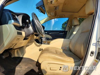 Zdjęcie 7 z 13 samochodu: 2016 TOYOTA HIGHLANDER HYBRID LIMITED VIN:5TDDCRFH4GS014128 - miniatura