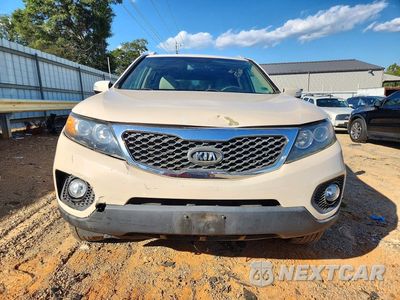 Piąte zdjęcie samochodu w środku: 2011 KIA SORENTO VIN:5XYKT3A13BG125614 - miniatura