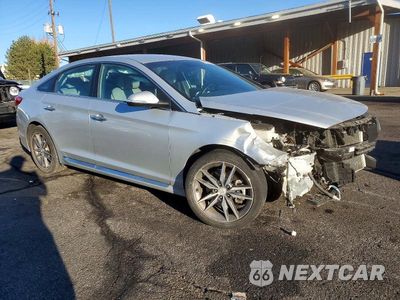 Czwarte zdjęcie samochodu z boku: 2015 HYUNDAI SONATA SPORT 2.0T VIN:5NPE34AB9FH058415 - miniatura