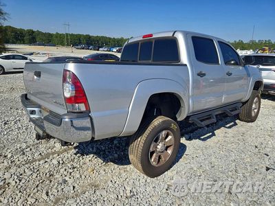 Trzecie zdjęcie samochodu z tyłu: 2013 TOYOTA TACOMA V6 VIN:3TMLU4EN4DM123641 - miniatura