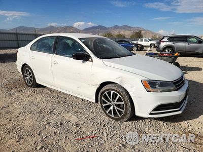 Czwarte zdjęcie samochodu z boku: 2016 VOLKSWAGEN JETTA SE VIN:3VWD67AJ3GM257173 - miniatura