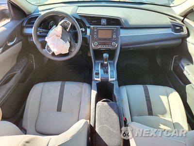 Zdjęcie 8 z 12 samochodu: 2018 HONDA CIVIC LX VIN:2HGFC2F52JH571083 - miniatura