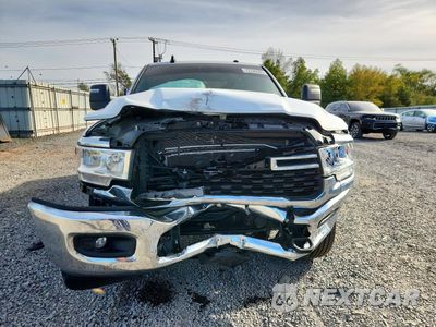 Piąte zdjęcie samochodu w środku: 2024 RAM 2500 BIG HORN VIN:3C6UR5DJ2RG233143 - miniatura