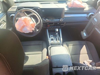 Zdjęcie 8 z 12 samochodu: 2024 CHEVROLET COLORADO LT VIN:1GCPTCEKXR1123149 - miniatura