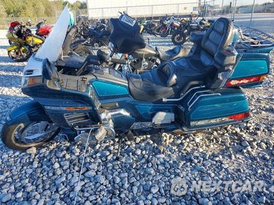 Trzecie zdjęcie samochodu z tyłu: 1994 HONDA GL1500 SE VIN:1HFSC2233RA602097 - miniatura
