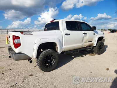 Trzecie zdjęcie samochodu z tyłu: 2020 TOYOTA TUNDRA SR5 VIN:5TFDY5F1XLX904389 - miniatura