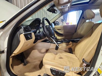 Zdjęcie 7 z 12 samochodu: 2013 BMW 328 XI VIN:WBA3B3C52DF530860 - miniatura