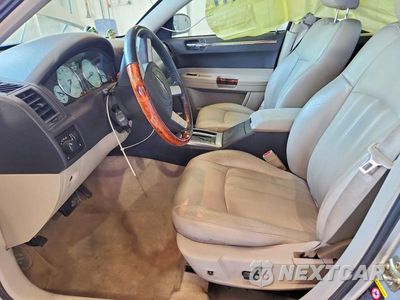 Zdjęcie 7 z 12 samochodu: 2005 CHRYSLER 300C VIN:2C3AA63HX5H126606 - miniatura