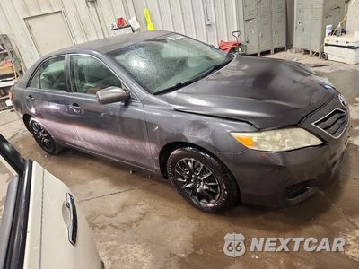Czwarte zdjęcie samochodu z boku: 2010 TOYOTA CAMRY LE VIN:4T1BF3EK7AU074959 - miniatura
