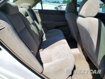 Zdjęcie 10 z 12 samochodu: 2003 TOYOTA CAMRY LE VIN:4T1BE32K03U130752 - miniatura