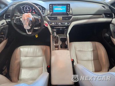 Zdjęcie 8 z 13 samochodu: 2018 HONDA ACCORD TOURING VIN:1HGCV1F92JA006132 - miniatura