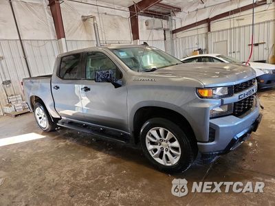 Czwarte zdjęcie samochodu z boku: 2020 CHEVROLET SILVERADO K1500 CUSTOM VIN:1GCUYBEFXLZ122819 - miniatura