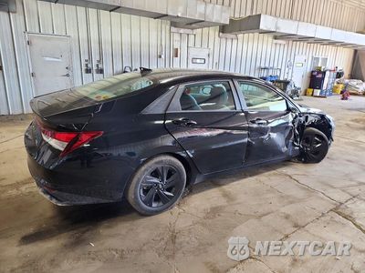 Trzecie zdjęcie samochodu z tyłu: 2023 HYUNDAI ELANTRA SEL VIN:5NPLM4AG0PH092972 - miniatura