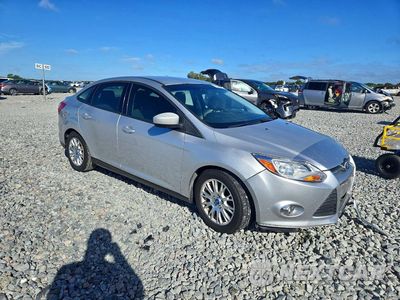 Czwarte zdjęcie samochodu z boku: 2012 FORD FOCUS SE VIN:1FAHP3F25CL121057 - miniatura