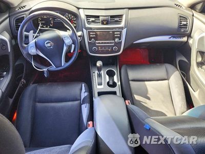 Zdjęcie 8 z 12 samochodu: 2016 NISSAN ALTIMA 2.5 SR VIN:1N4AL3AP5GC212223 - miniatura