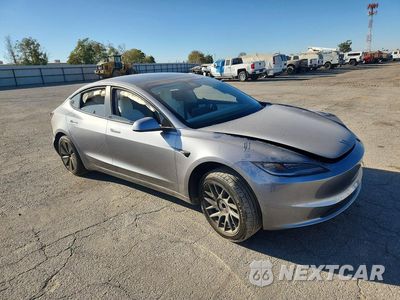 Czwarte zdjęcie samochodu z boku: 2025 TESLA MODEL 3 VIN:5YJ3E1EA4SF935659 - miniatura